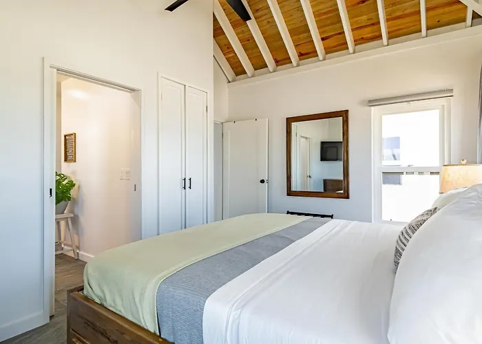 Camey's House And Mistico Club Boat Shuttle Villa