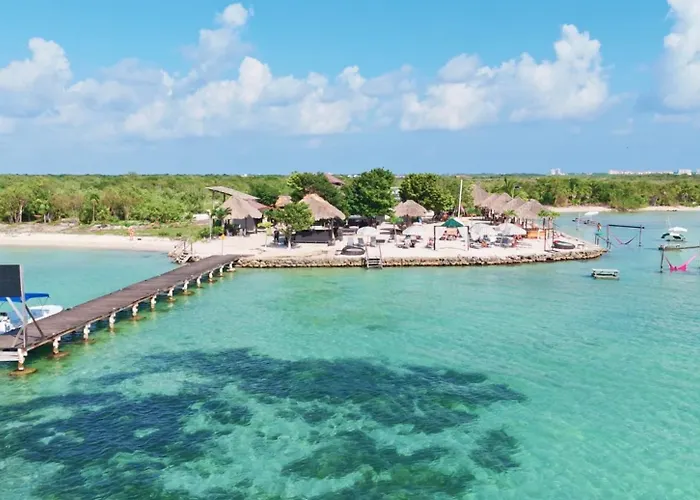 Camey's House And Mistico Club Boat Shuttle